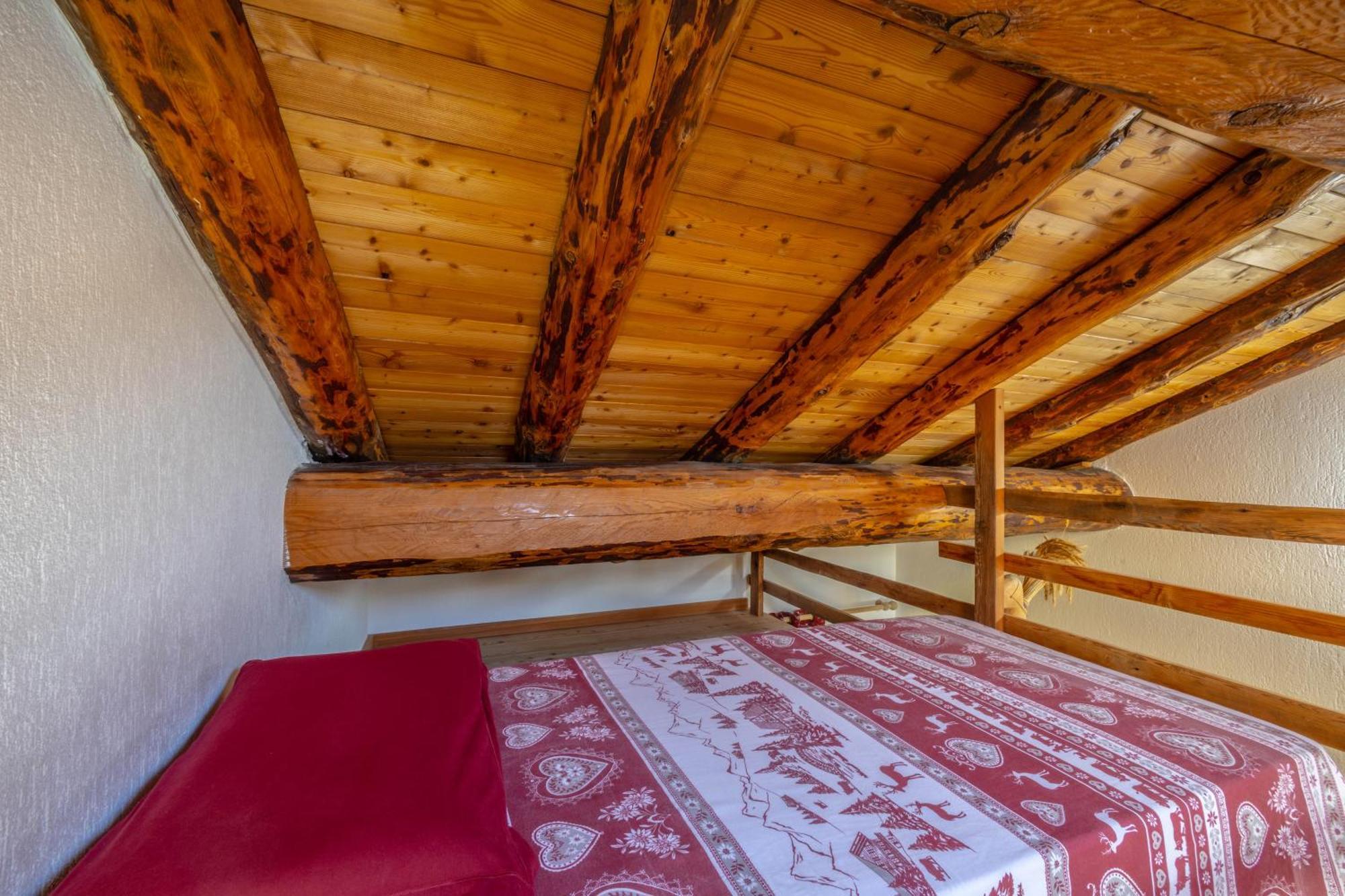 Le Coin Des Melezes - Nature & Trek - Camere In Baita Di Montagna Brusson Exterior foto